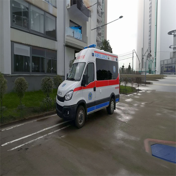 云南昆明市石林120私人救護車租賃到云南省雙江仁康醫院 出租救護車一般多少錢一輛